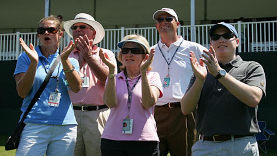 golfworld-2009-05-gwar02_090518family.jpg