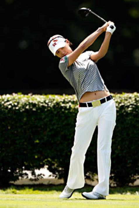 Choi Takes First-Round Lead