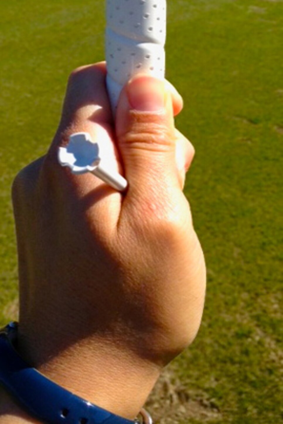 Tips For Her Grip It In Your Fingers Golf News And Tour Information