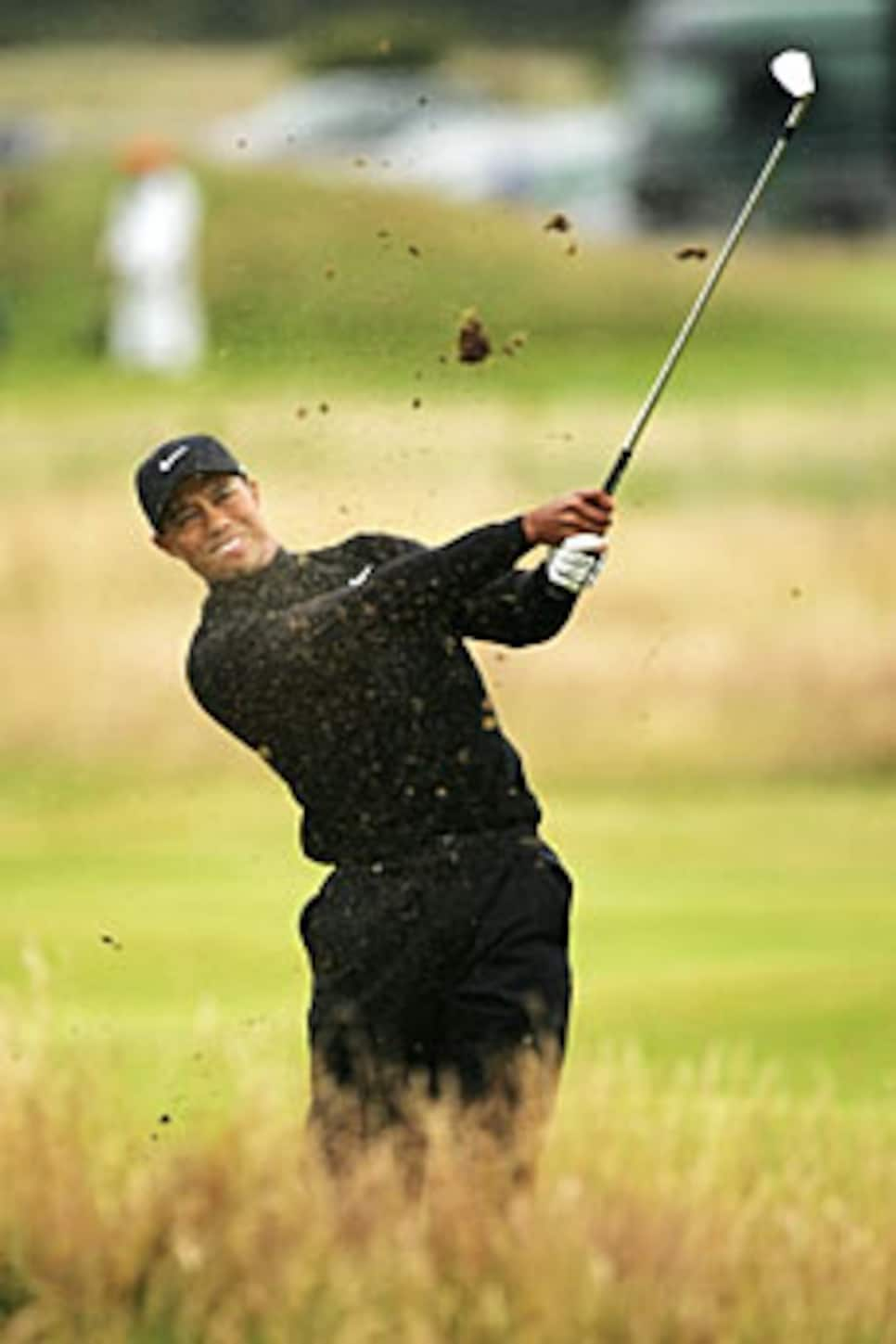 golfworld-2007-07-britopen-tiger-rd3.jpg