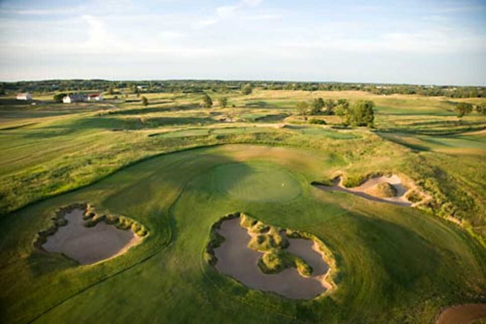 golfworld-2008-03-gwar01_080328erinhills.jpg