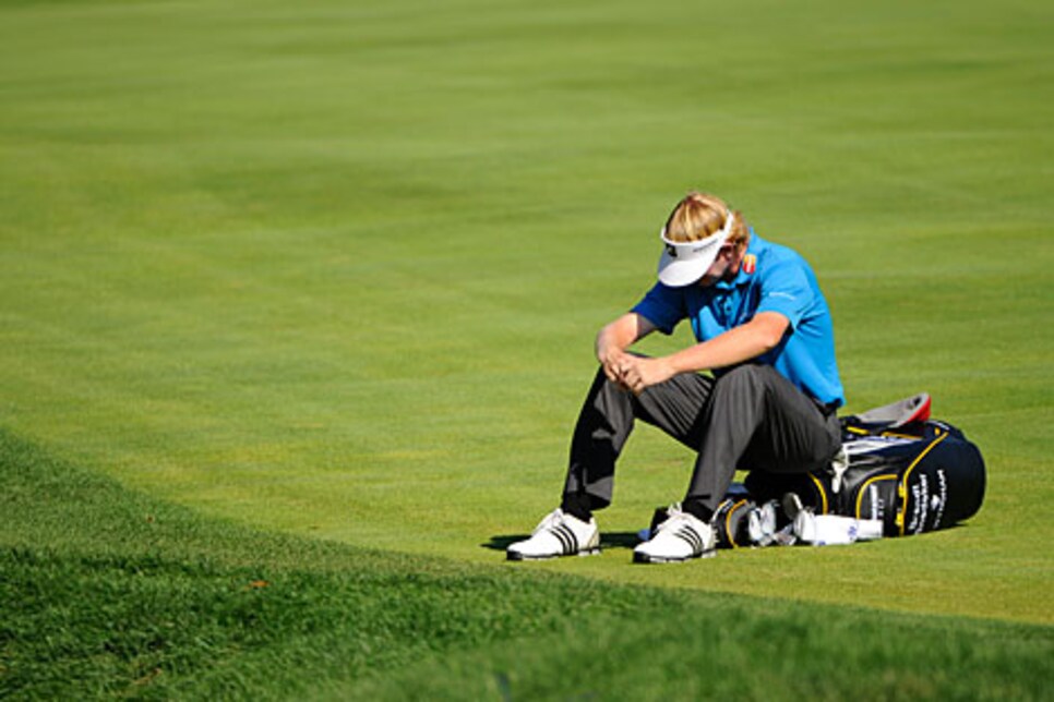 golfworld-2009-09-gwar02_090921snedeker.jpg