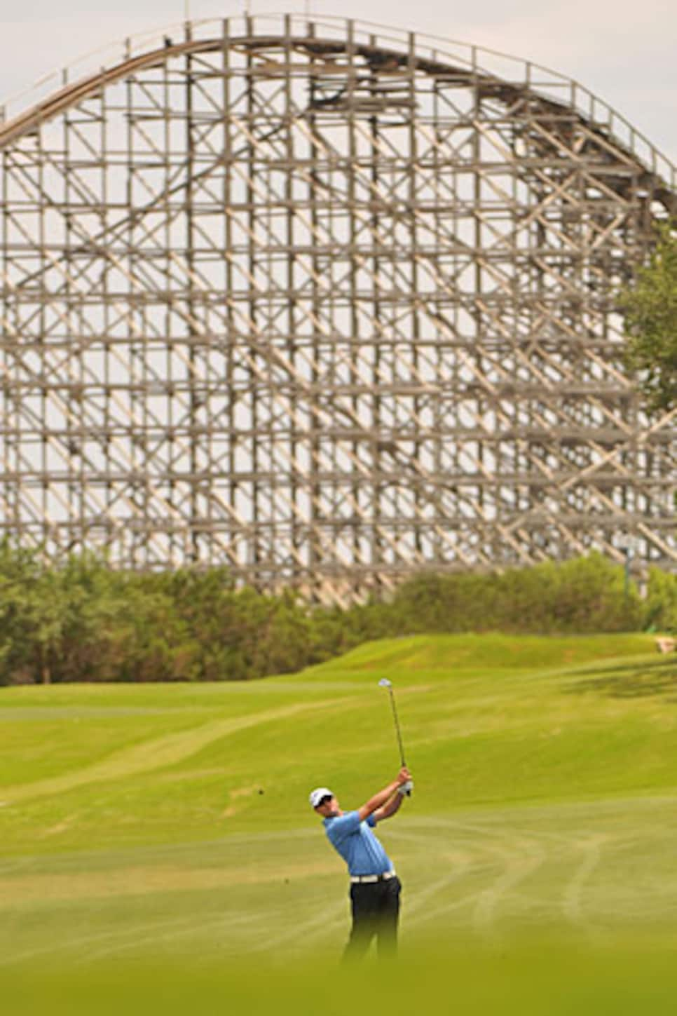 golfworld-2010-05-gwar01_0512_zach_300.jpg