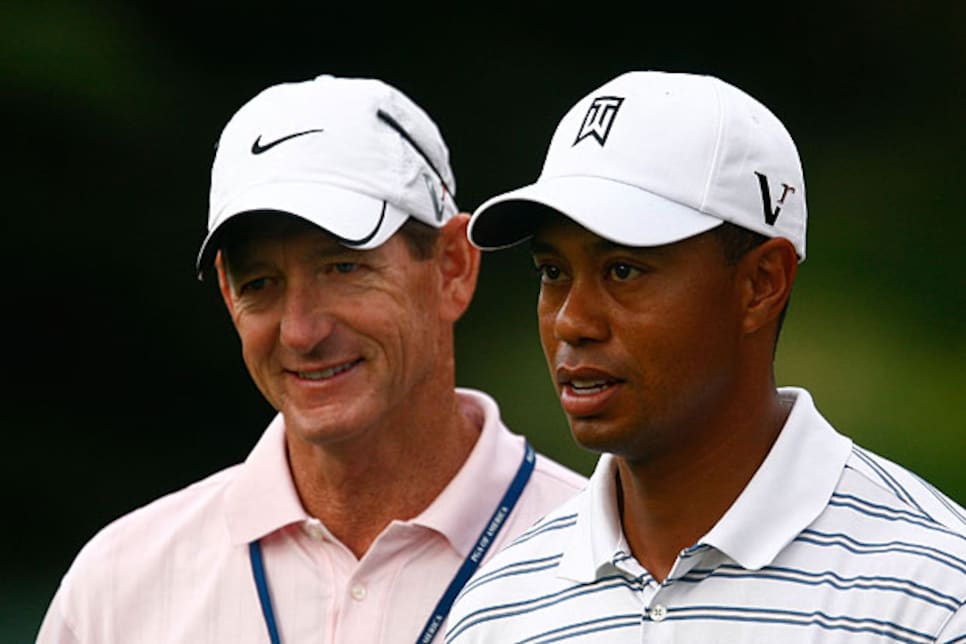 golfworld-2010-05-gwar01_0511_tiger_hank_620.jpg