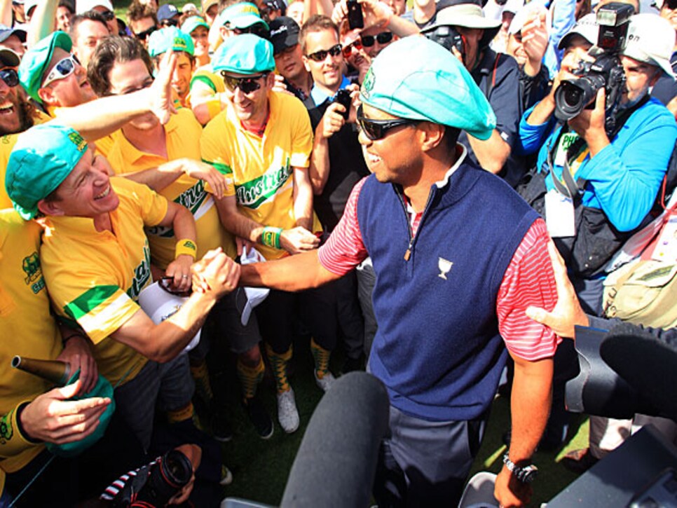 /content/dam/images/golfdigest/fullset/2015/07/21/55ada375b01eefe207f82c49_golfworld-2011-11-gwar01_tiger_australia_1128.jpg