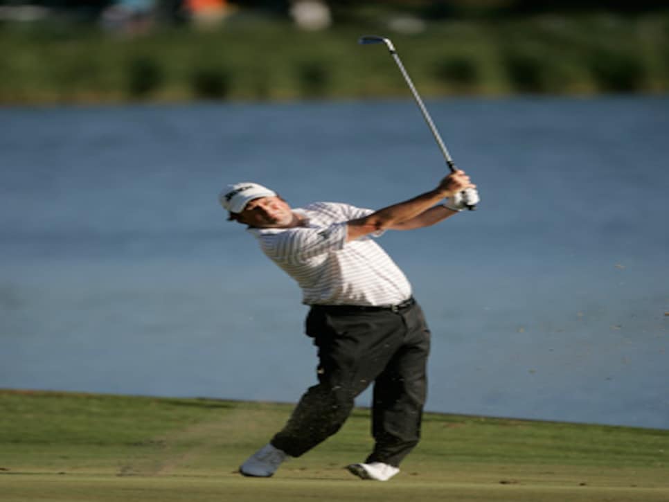 /content/dam/images/golfdigest/fullset/2015/07/21/55ada381b01eefe207f82cb6_golfworld-2011-05-gwar01_tim_clark_0509.jpg