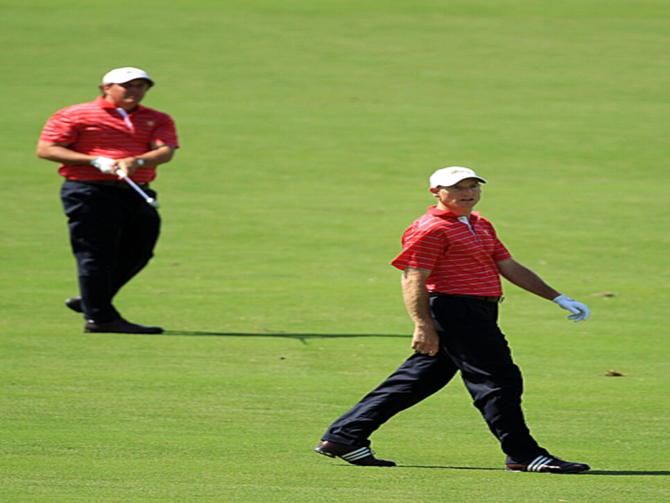 BIRDIE: Jim Furyk and Phil Mickelson