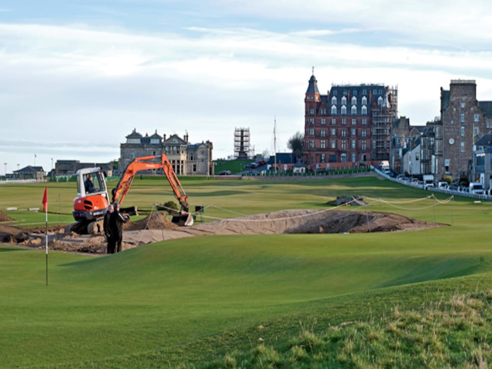 /content/dam/images/golfdigest/fullset/2015/07/21/55ada480b01eefe207f83879_golfworld-2012-12-gwar01-st-andrews-old-course-reconstruction.jpg