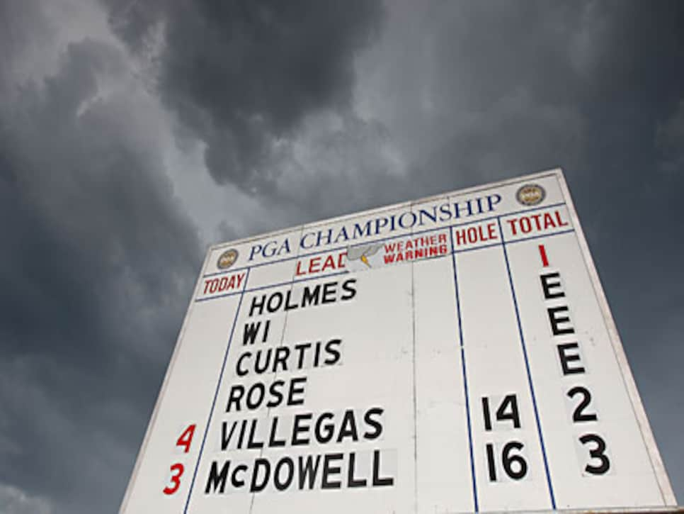 /content/dam/images/golfdigest/fullset/2015/07/21/55adacaeb01eefe207f8878d_index-080809rainyskies_470.jpg