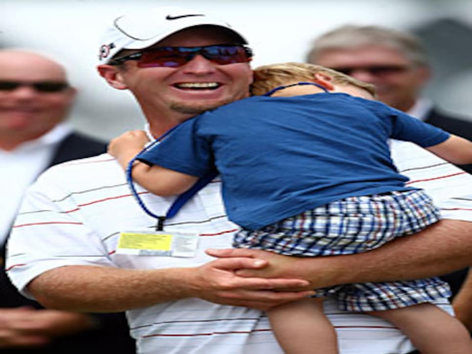 /content/dam/images/golfdigest/fullset/2015/07/21/55adad45add713143b444d50_golfworld-2009-06-gwar01_0623duval.jpg