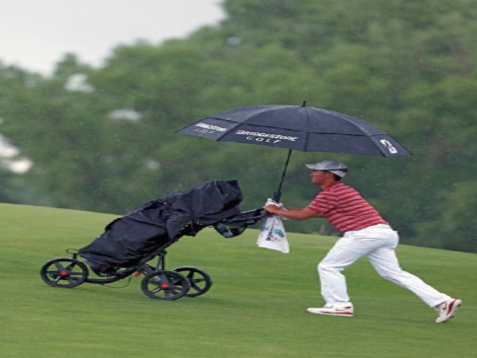 /content/dam/images/golfdigest/fullset/2015/07/21/55adb466b01eefe207f8d85d_magazine-2014-08-maar01-david-fay-pushcarts.jpg