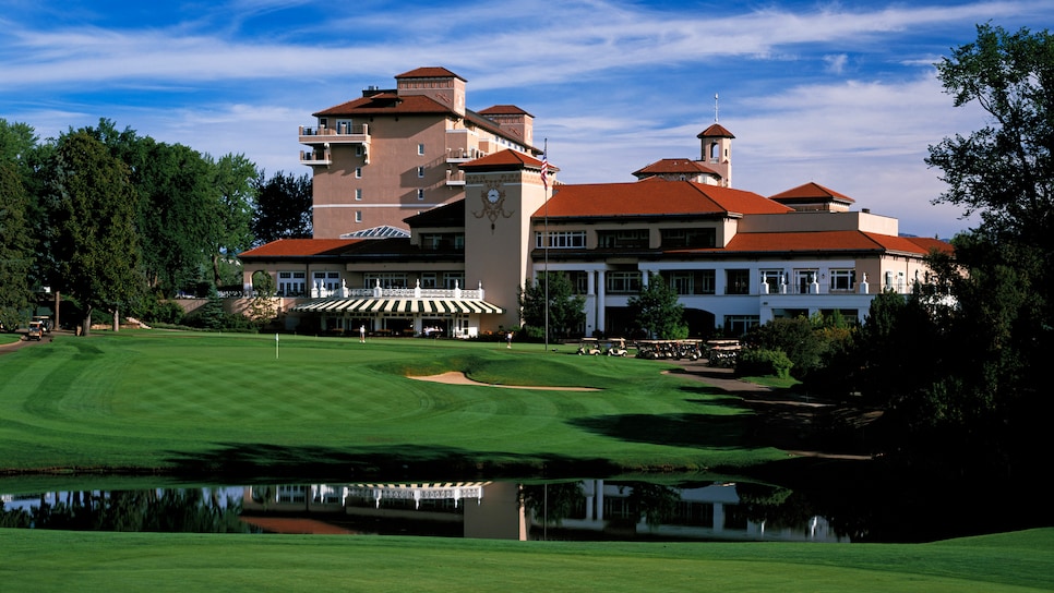 Broadmoor-East-Clubhouse-18.jpg