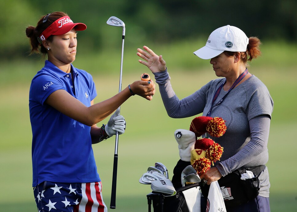 Annie-Park-mom-caddie.jpg