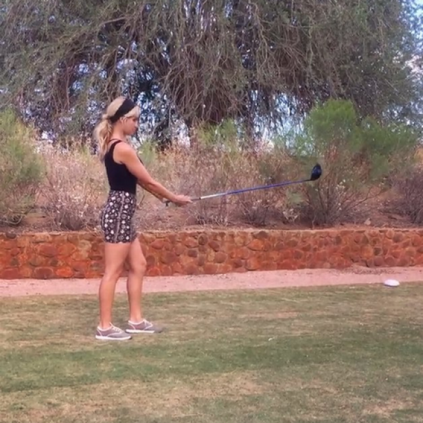 Golf Hottie Paige Spiranac Absolutely Crushes The Happy Gilmore Shot Vrogue