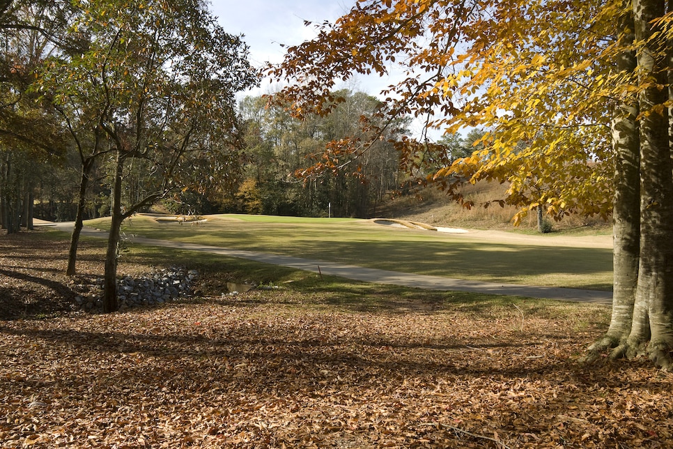 fall-golf-leaves.jpg