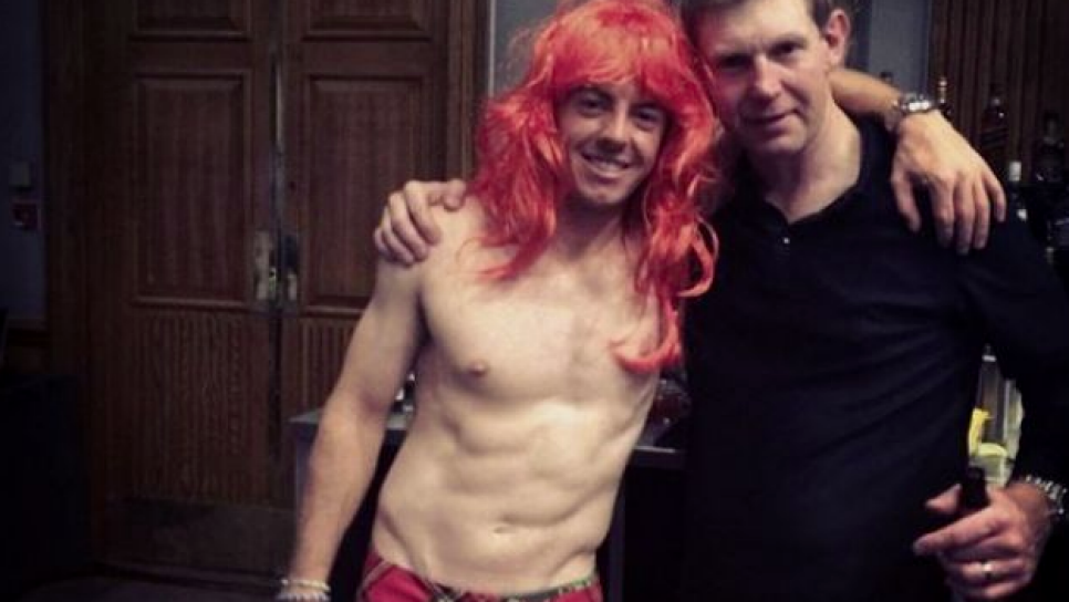 151005-rory-mcilroy-shirtless.png