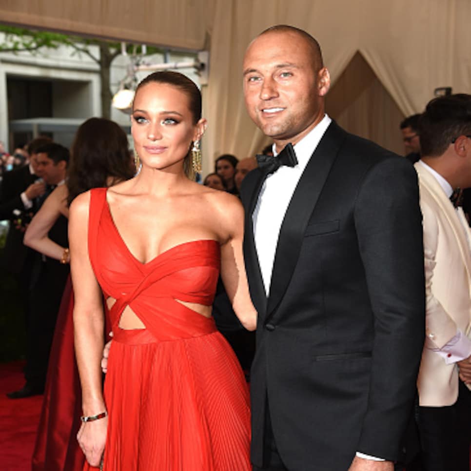 151028-hannah-davis-derek-jeter.png