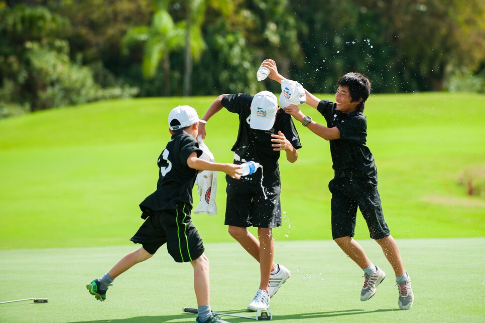 krando-nishiba-on-green-celebration-pga-jr-league-2015.jpg