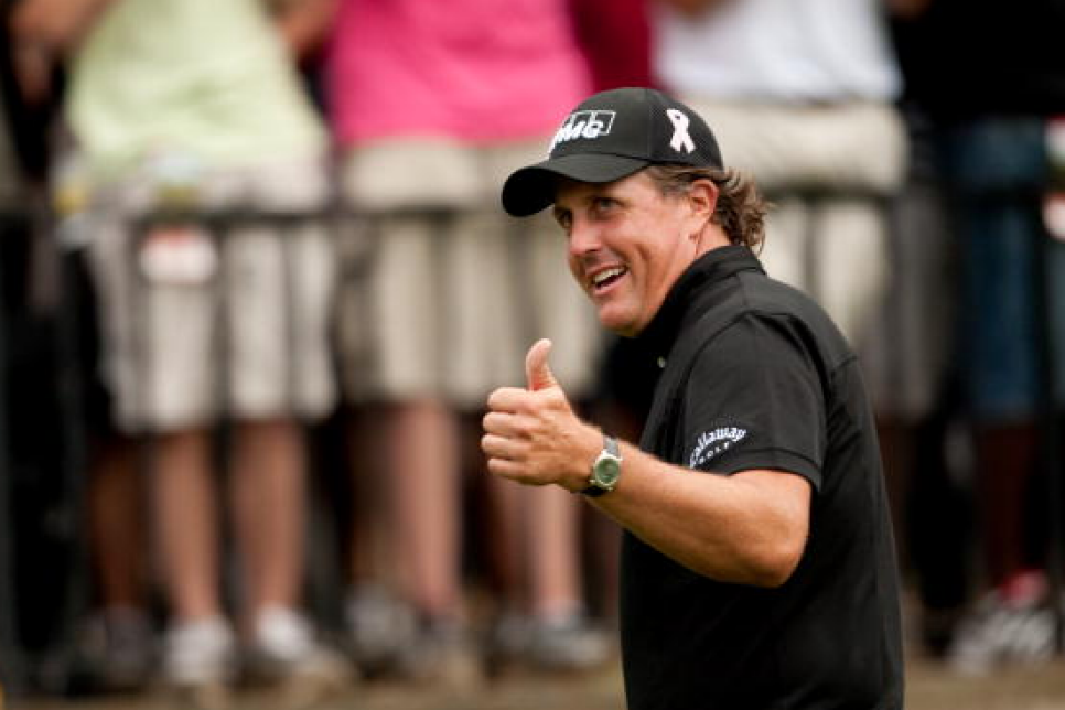 151109-phil-mickelson-thumbs-up.png
