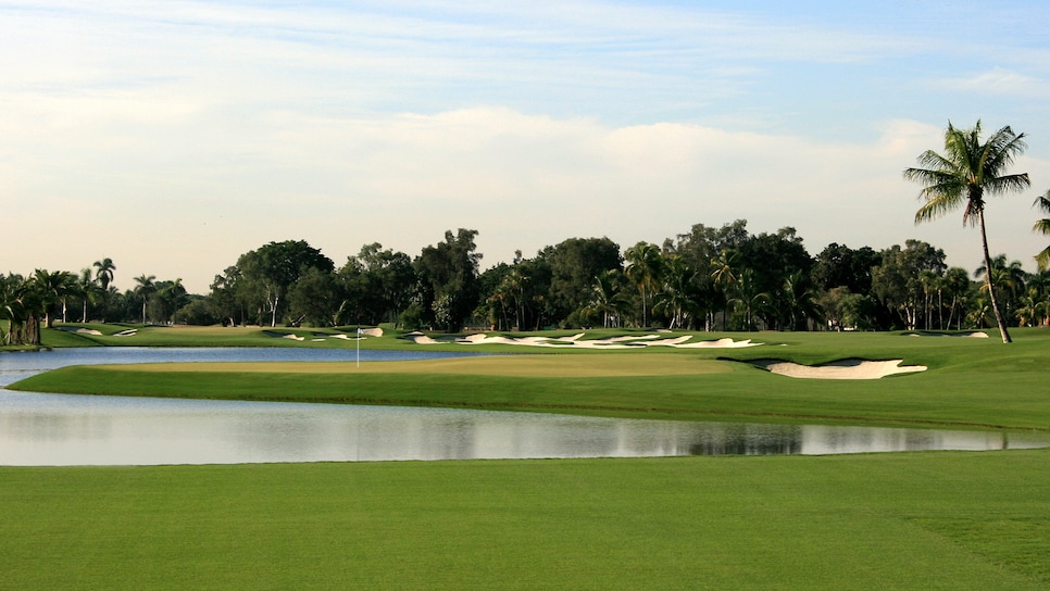 Trump-National-Doral-Blue-Monster-Hole-15.jpg