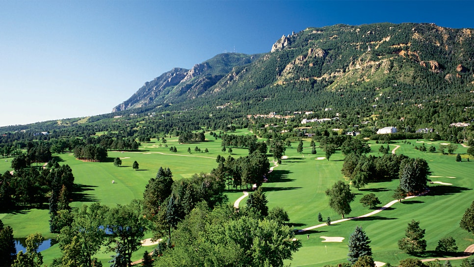 family-destinations-the-broadmoor-aerial.jpg