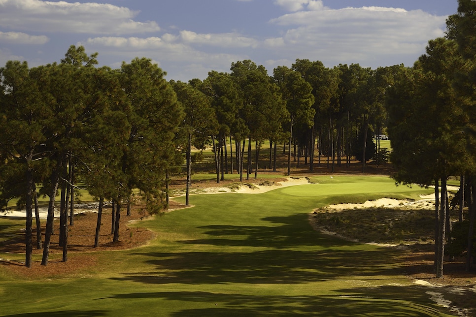 family-destinations-pinehurst-2-hole-17.jpg