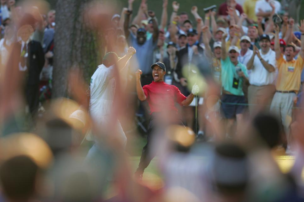 01-Tiger-Woods-essay-2005-Masters-chip-on-16.jpg