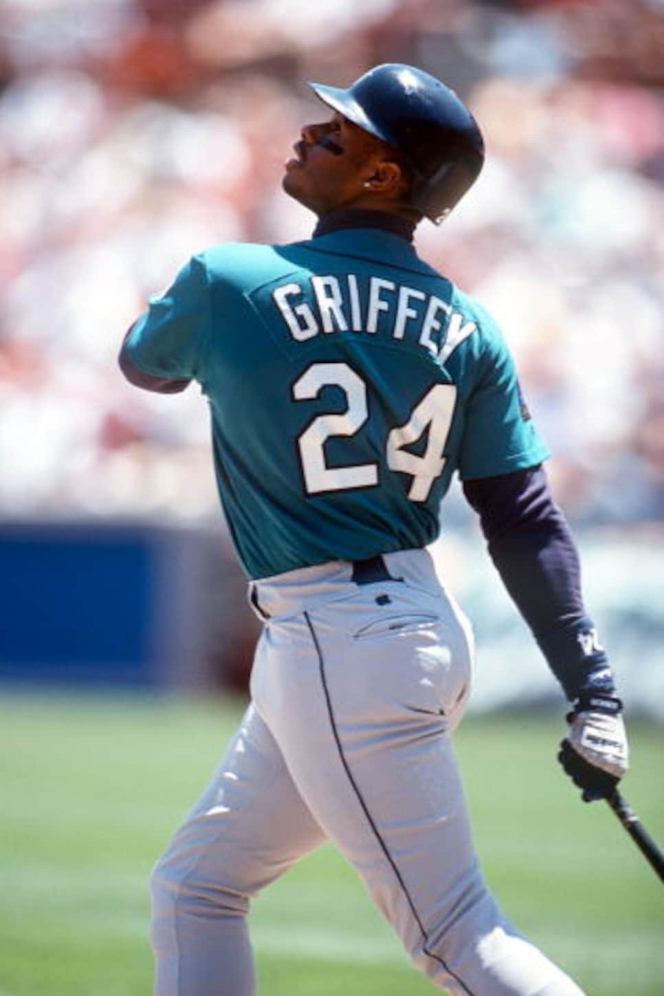 Ken Griffey Jr.'s smooth baseball swing carries over to the golf