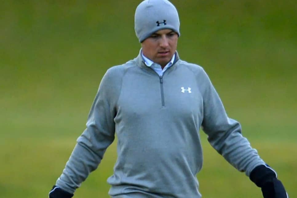 Jordan-Spieth-mittens-golf-shirt.jpg