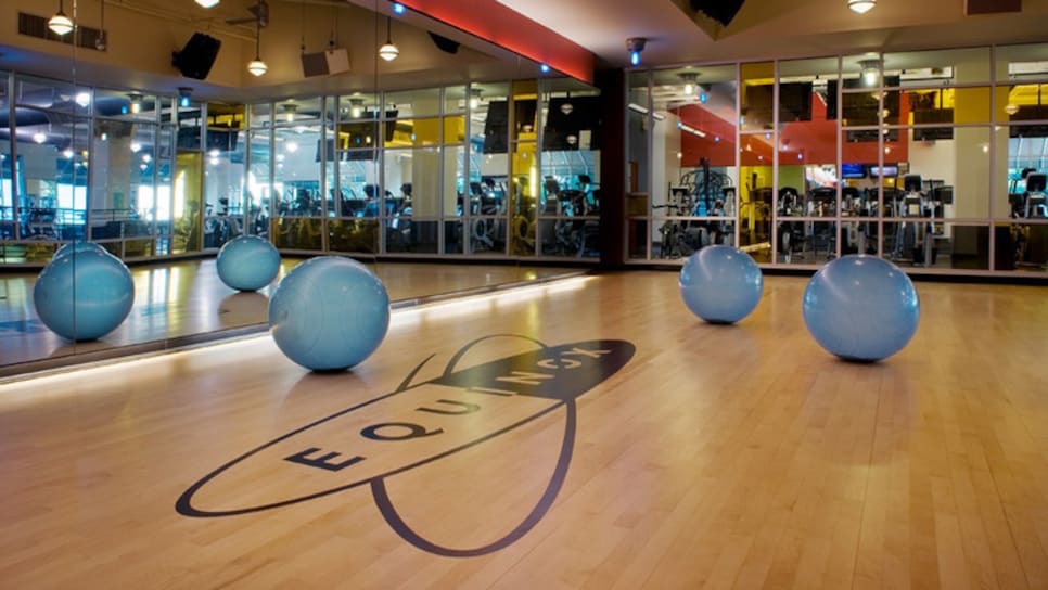 commercial-gym-Equinox.jpg