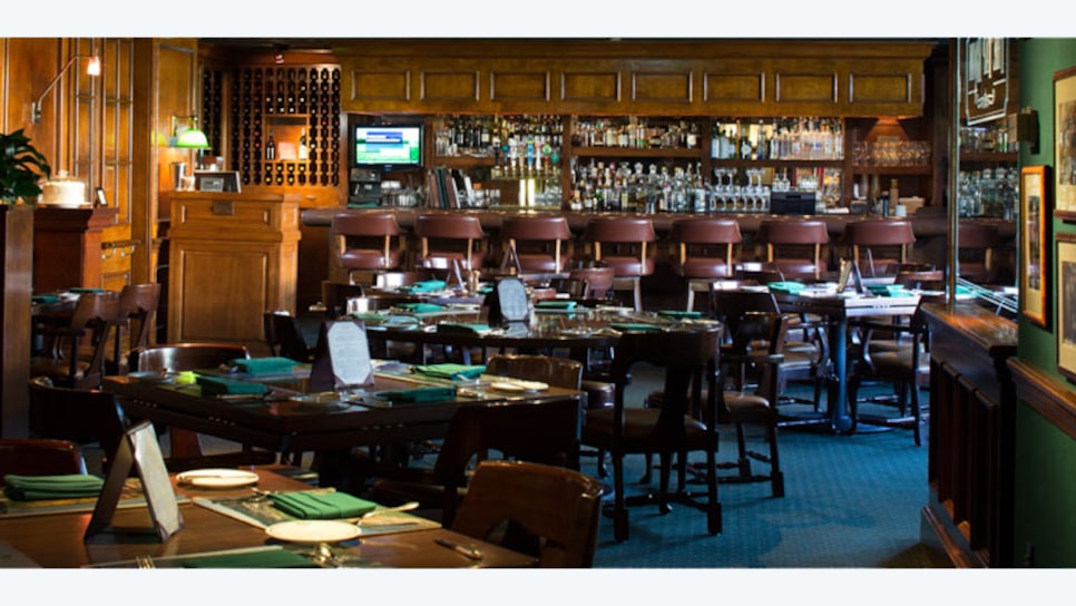 editors-choice-golf-pubs-Pebble-Beach-tap-room.jpg