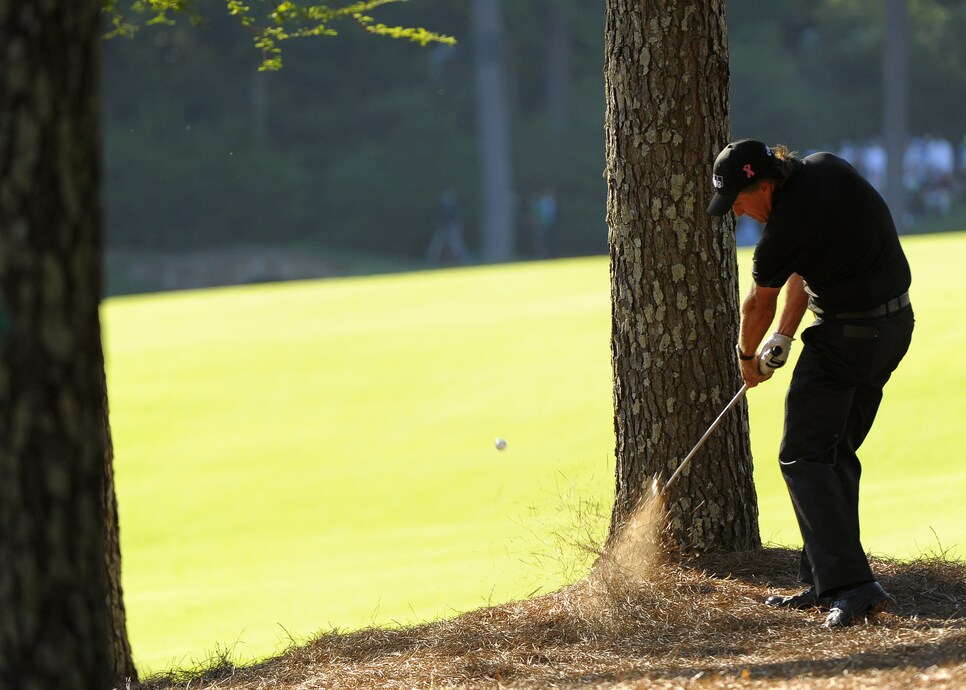 20-2010-masters-phil-mickelson-No-13.jpg