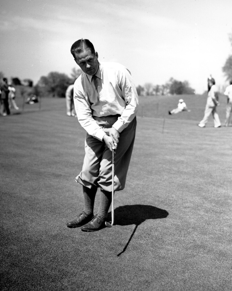 bobby-jones-1936-masters-putting.jpg