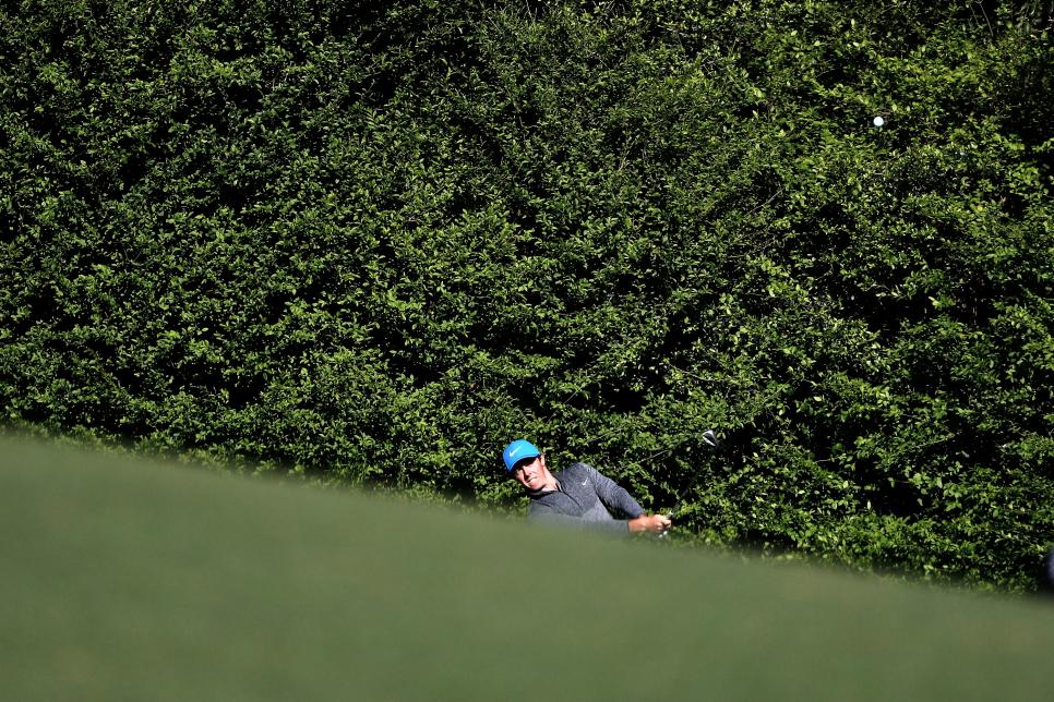 Rory-McIlroy-in-trouble.jpg
