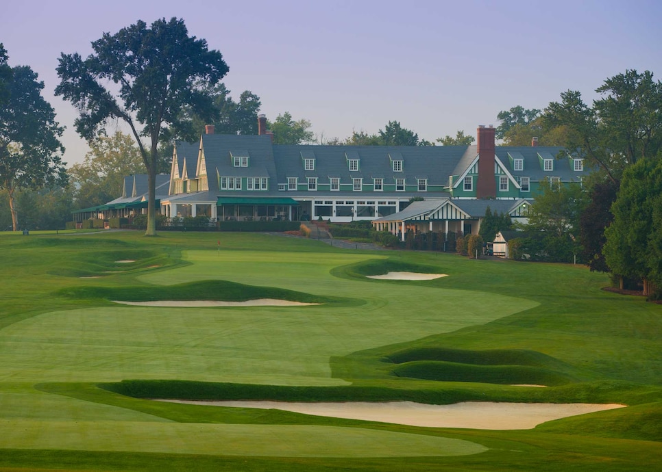 oakmont-18th-hole-clubhouse.jpg