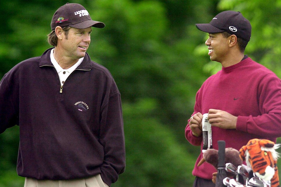 paul-azinger-tiger-woods-2001.jpg