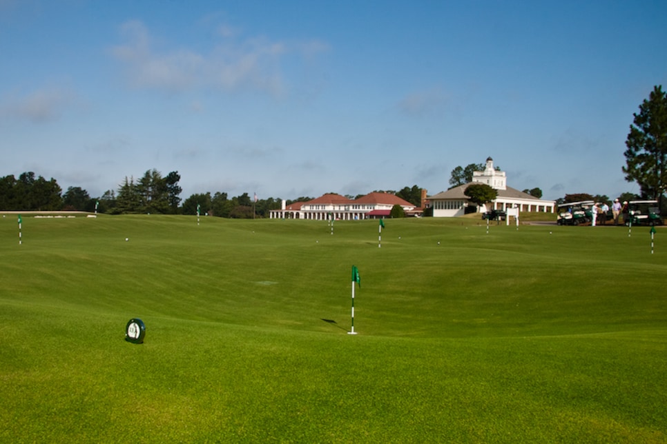 Pinehurst-Resort-Thistle-Dhu-18-hole-putting-course.jpg