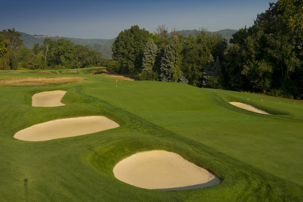 16-oakmont-hole-16.jpg