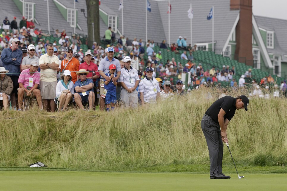 19-us-open-r1-friday-phil-mickelson.jpg