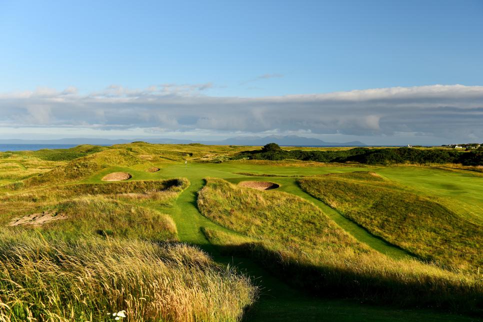 Old-Course-Royal-Troon-par-3-8th-hole-Postage-Stamp.jpg