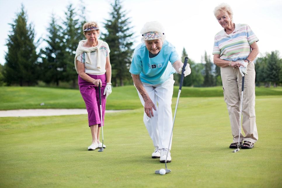 women-golf-league.jpg