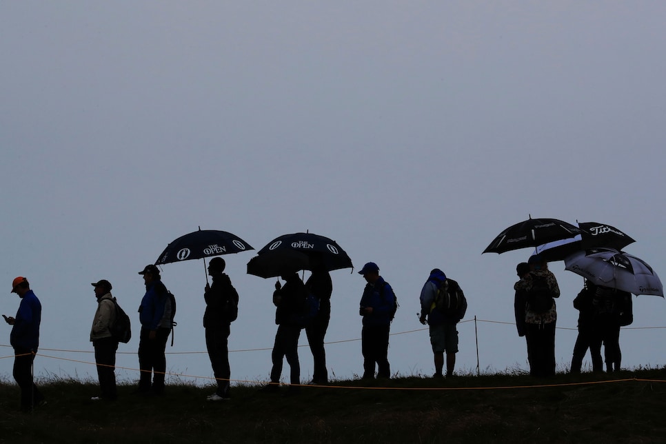 british-open-spectators-umbrellas-or-not.jpg