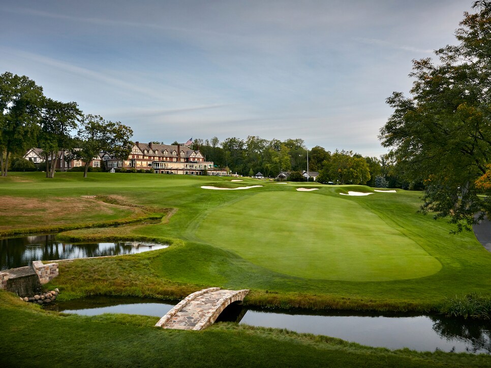 Baltusrol-18th-Hole.jpg