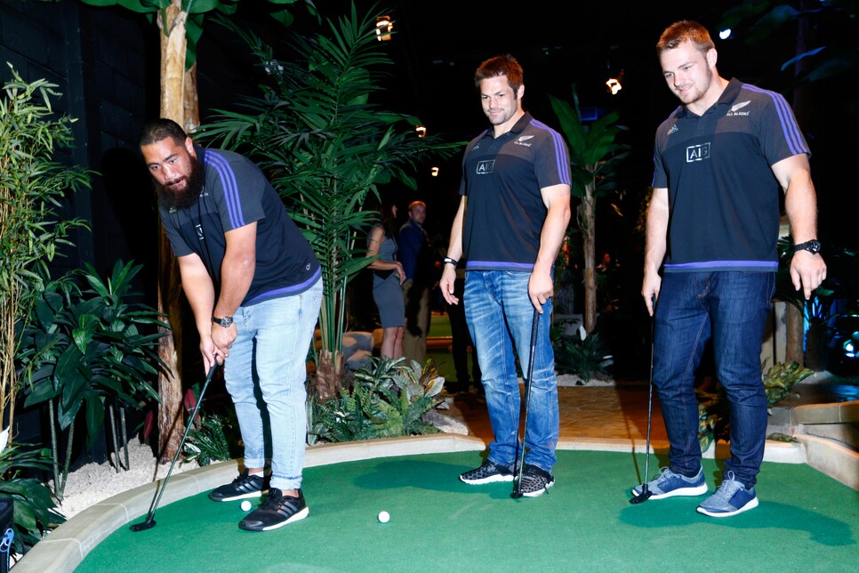 mini-golf-celebs-nz.jpg