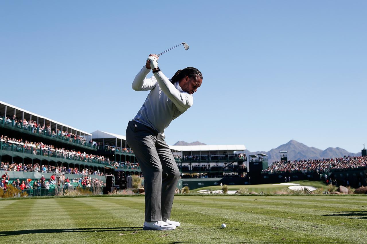 Here's an awesome photo of NFL star Larry Fitzgerald playing the most  extreme golf hole in the world, This is the Loop