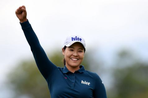 Evian: In Gee Chun leads by four