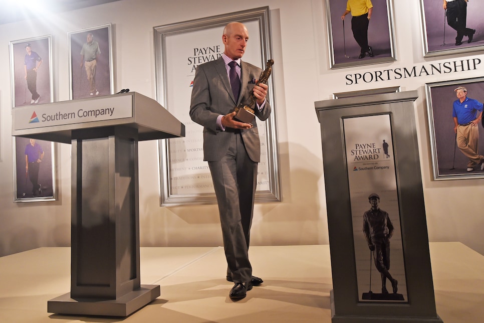 jim-furyk-payne-stewart-award-2016.jpg