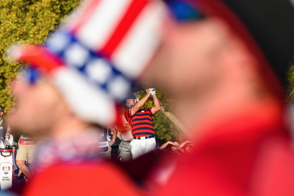 161002-ryder-cup-fans.png