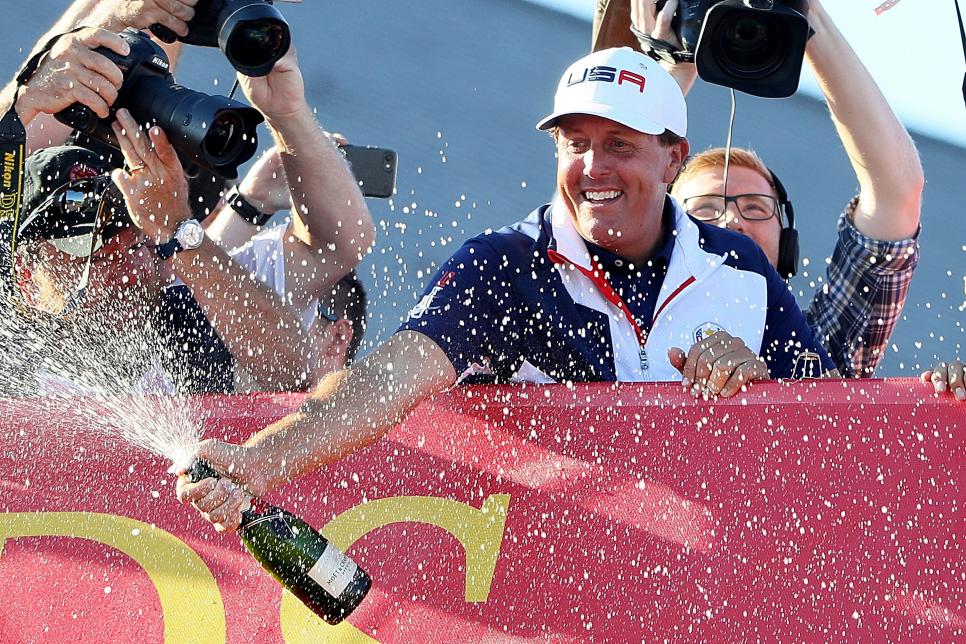 phil-mickelson-ryder-cup-2016-champagne-celebration.jpg
