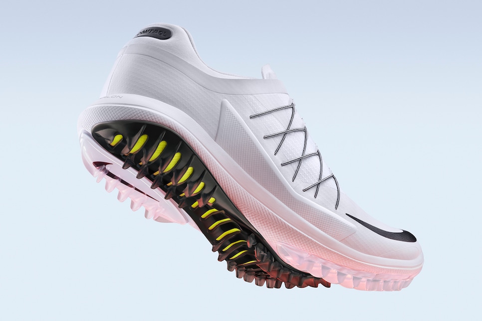 Rory McIlroy new spikeless Lunar Control Vapor at the WGC-HSBC Champions | This is the Loop | Golf